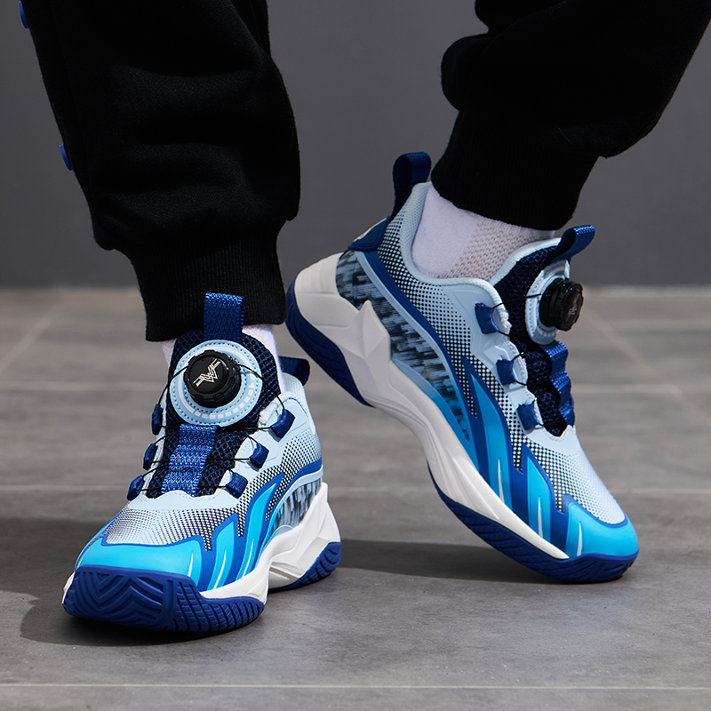 Sepatu Bulu Tangkis Ringan dan - Table Tennis Volleyball ulasan dan harga